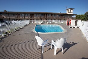 E-Z 8 Motel Newark