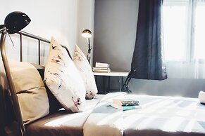 Thonglor Travellers Hostel & Cafe