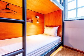 Thonglor Travellers Hostel & Cafe