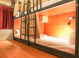 Thonglor Travellers Hostel & Cafe