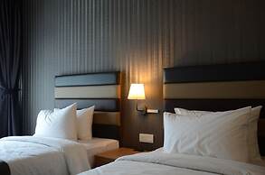 SEM9 Senai ''Formerly Known as Perth Hotel