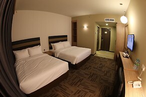 SEM9 Senai ''Formerly Known as Perth Hotel