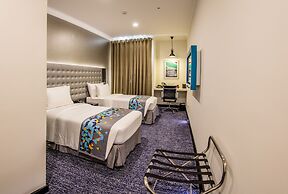 Fairway Colombo - Sri Lanka's First Hotel With Robot Technology