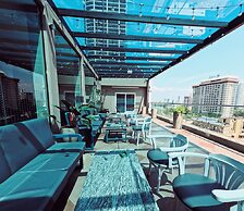 Fairway Colombo - Sri Lanka's First Hotel With Robot Technology