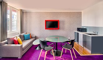 Fairway Colombo - Sri Lanka's First Hotel With Robot Technology