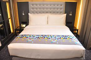 Fairway Colombo - Sri Lanka's First Hotel With Robot Technology