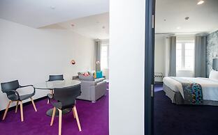 Fairway Colombo - Sri Lanka's First Hotel With Robot Technology