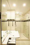 Fairway Colombo - Sri Lanka's First Hotel With Robot Technology