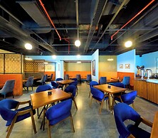 Fairway Colombo - Sri Lanka's First Hotel With Robot Technology