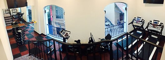 Fairway Colombo - Sri Lanka's First Hotel With Robot Technology