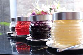 Viva Hotel Kediri, Azana Hotels Collection