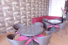 Viva Hotel Kediri, Azana Hotels Collection