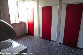 Kimchee Busan Downtown Guesthouse - Hostel