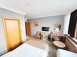 Lounge Boutique Hotel