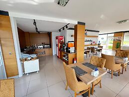 Lounge Boutique Hotel