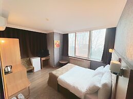 Lounge Boutique Hotel