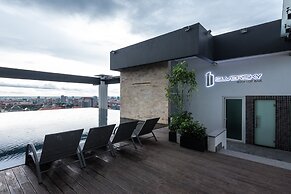 Naki Suites at Silvertown