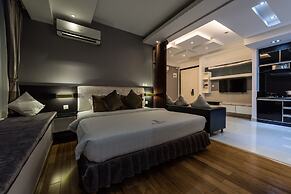 Naki Suites at Silvertown