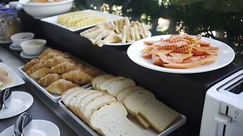 Naki Suites at Silvertown