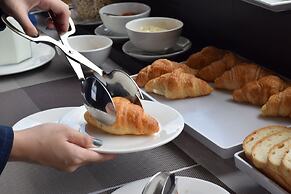 Naki Suites at Silvertown