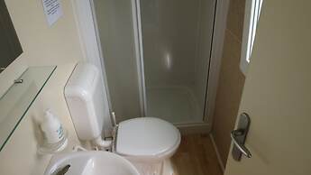 Lækjarkot Rooms and Cottages with Kitchen