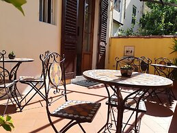 L'ARANCETO&STILNOVO GUEST HOUSE DI TOKA ALFONS