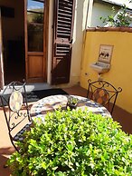 L'ARANCETO&STILNOVO GUEST HOUSE DI TOKA ALFONS