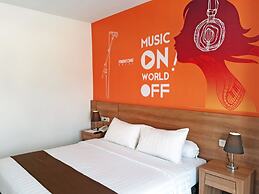 Front One Hotel Pamekasan Madura