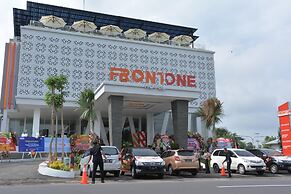 Front One Hotel Pamekasan Madura