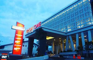 Front One Hotel Pamekasan Madura