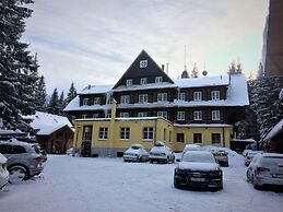Hotel Mikulášska chata