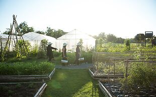 North Hill City Resort