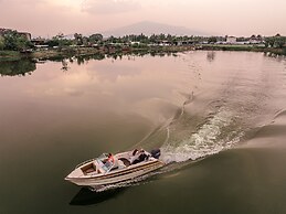 North Hill City Resort