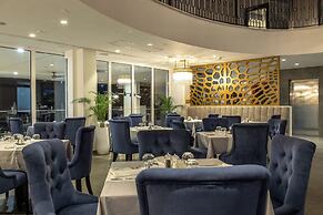 Royal Blue Hotel