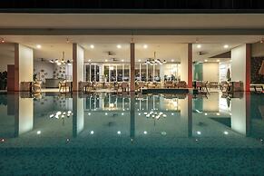 Royal Blue Hotel