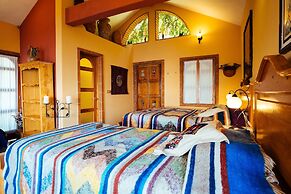 Hotel y Cafe La Casa del Mundo