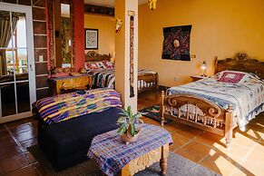 Hotel y Cafe La Casa del Mundo