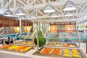 Grand Decameron Cornwall Beach, A Trademark All-Inclusive Resort