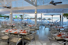 Grand Decameron Cornwall Beach, A Trademark All-Inclusive Resort