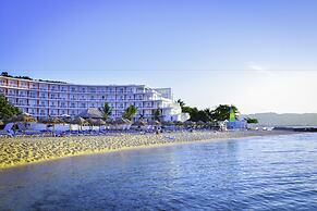 Grand Decameron Cornwall Beach, A Trademark All-Inclusive Resort