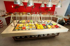 Grand Decameron Cornwall Beach, A Trademark All-Inclusive Resort