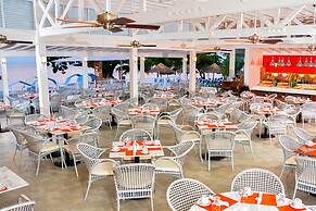 Grand Decameron Cornwall Beach, A Trademark All-Inclusive Resort