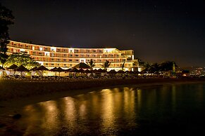 Grand Decameron Cornwall Beach, A Trademark All-Inclusive Resort