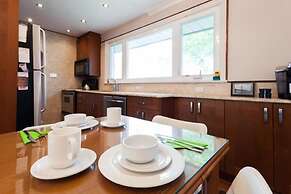 Beautiful Detached 6 Bedroom House