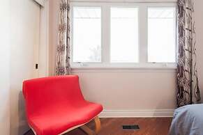 Beautiful Detached 6 Bedroom House