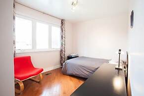 Beautiful Detached 6 Bedroom House