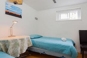 Beautiful Detached 6 Bedroom House