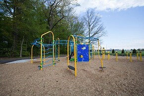 Beautiful Detached 6 Bedroom House