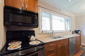 Beautiful Detached 6 Bedroom House