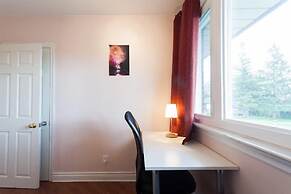 Beautiful Detached 6 Bedroom House